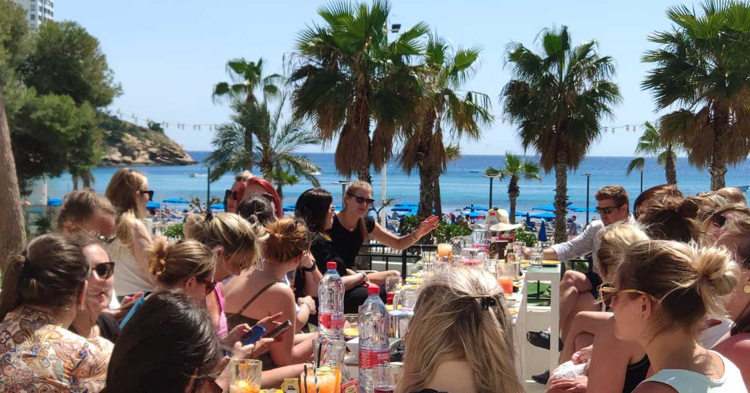 Bottomless brunch Benidorm hen party event